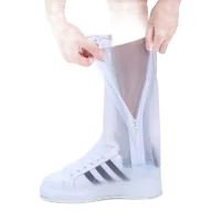 Rain shoes with zipper ideal for karting Color: Transparent.